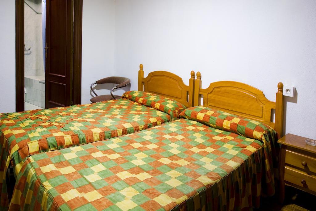 Hostal Temino Burgos Room photo