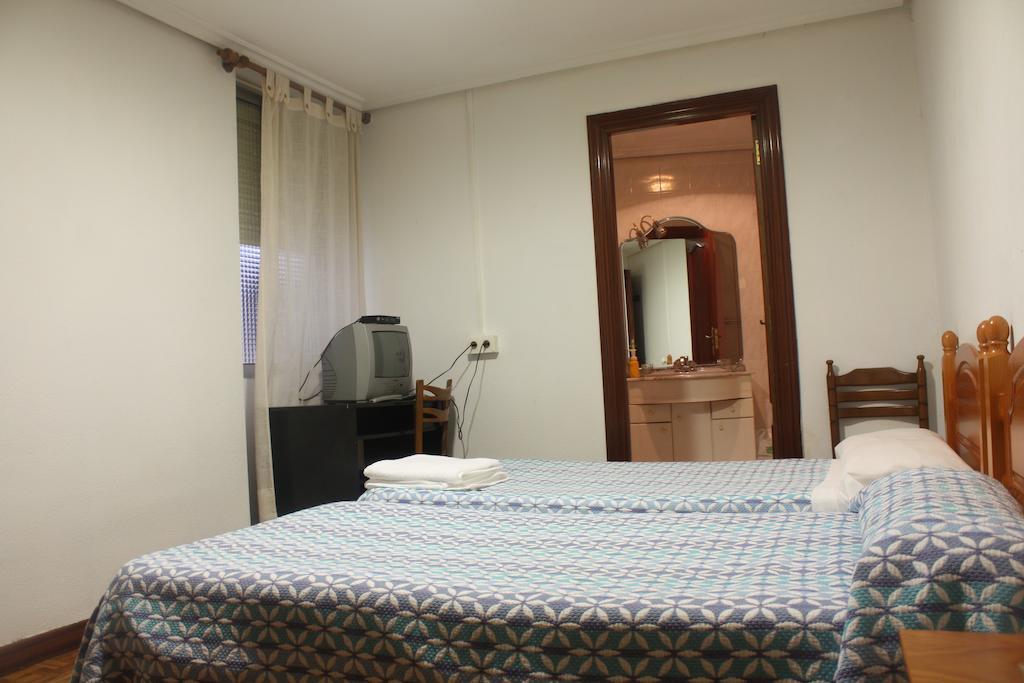 Hostal Temino Burgos Room photo