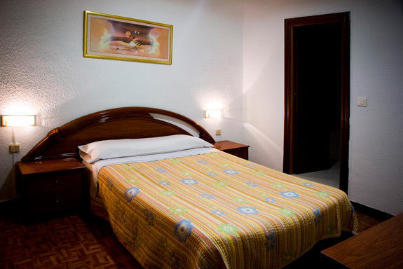 Hostal Temino Burgos Room photo