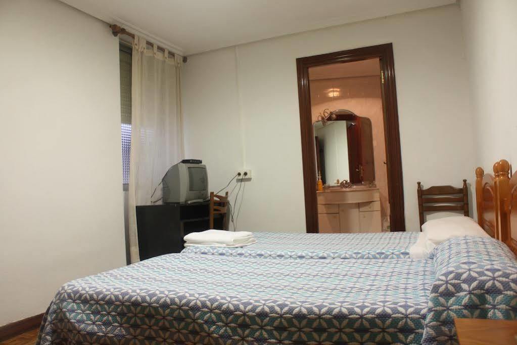 Hostal Temino Burgos Exterior photo